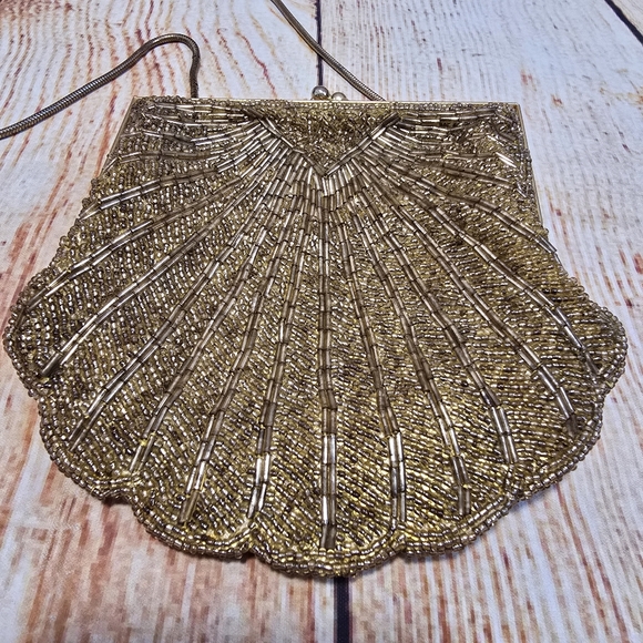 Vintage Beaded Gold Shell Clutch - Picture 8 of 8
